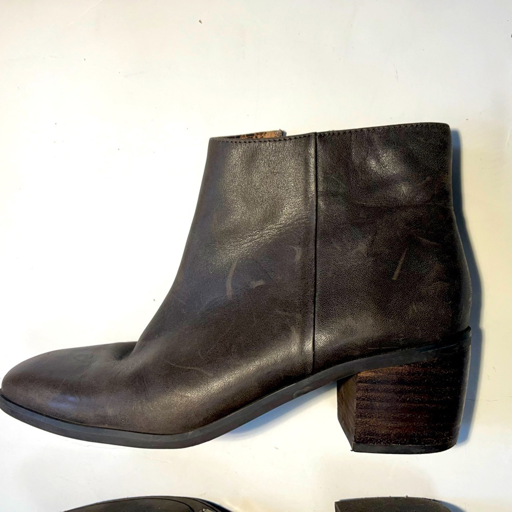Lucky brand Brown Leather malvelia booties Chelsea Stack Heels Women’s 8M